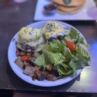 MICHOACN EGGS BENEDICT*