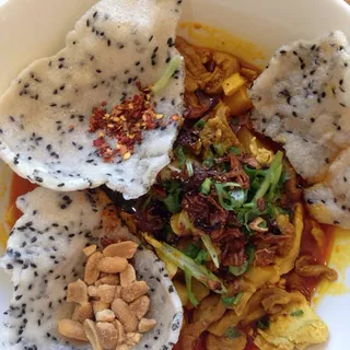 46. Turmeric Rice with Grilled Chicken in Clay Pot Cm Th G Nng