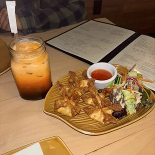 crab rangoon&apos;s and thai tea