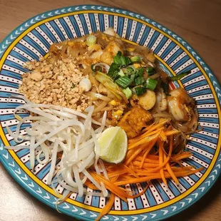 seafood pad thai