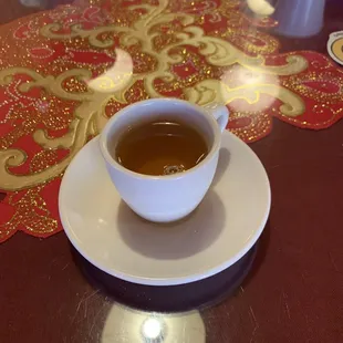 This hot tea is so small. Is there refill? Is this kiddy&apos;s size? I&apos;ve never been more confused