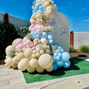 Gender reveal balloons