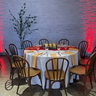 Corporate table decor