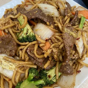 Beef lo mein