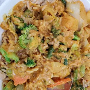 Yellow curry w/veggies over veggie fried rice