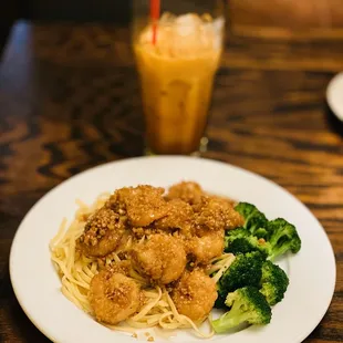 If you like garlic you MUST ask for "Paul's Special" it is amaaaaazing.