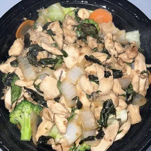 Spicy basil  Chicken entree, mild, has no spice at all