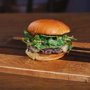 The Veggie Melly 
Beyond Burger patty, pepper jack cheese, arugula, onion jam, melaioli, pickles on potato roll
