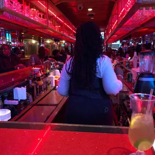 Great bartenders and food