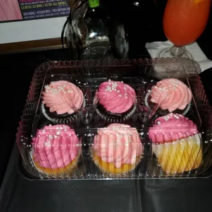 cupcakes, food, dessert