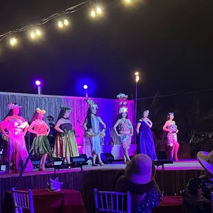 Beautiful Polynesian Dancers