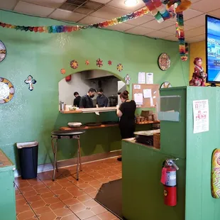 Amazing food &amp; their coen tortillas are to die for.