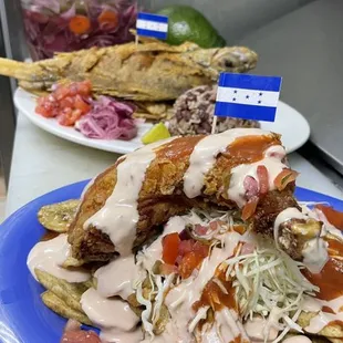 Pollo con tajadas