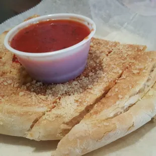 Opening free bread and sauce