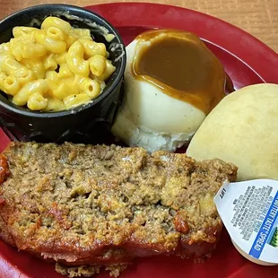 Meatloaf, mashed potatoes with gravy, Mac 'n cheese and dinner roll. Absolutely fantastic!!!