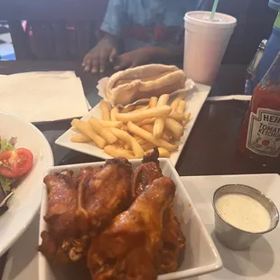 chicken wings, fried chicken wings, poultry, bbq chicken, chicken, chicken wings and fried chicken, food, bbq wings, fried chicken