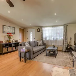 ! SOLD ! South Valley Gem in Adobe Acres!