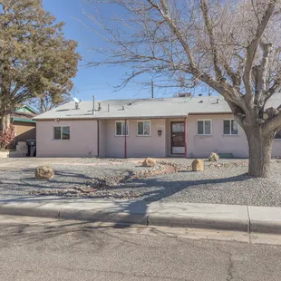 FOR SALE ! 3 BR +  bonus rm near ABQ Uptown shopping &amp; entertainment!