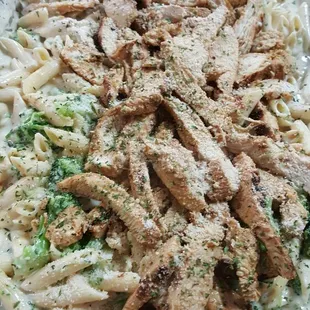 Grilled chix broccoli penne pasta alfredo mmmm....good