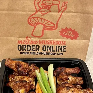 Let's dig in on this Friday evening. Oven roasted Teriyaki and BBQ wings. #MellowMushroom-Durbin. (*‿*) Still warm after 3 miles