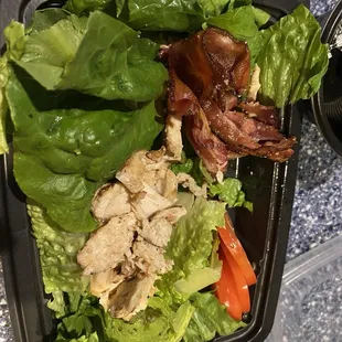 My terrible salad with little chicken and small quantity