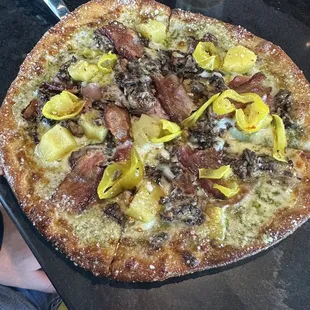 Thin crust Maui Wowie