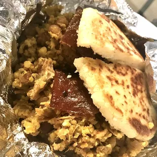 Lechona arepa