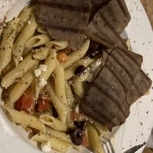 Greek pasta with gyros