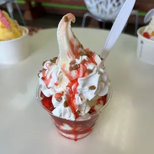 Strawberry sundae froyo