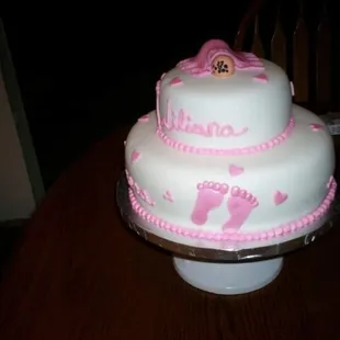 Baby shower cake with fondant