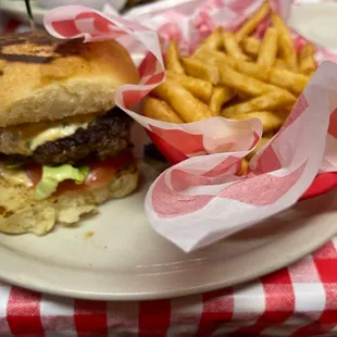 CREAMY JALAPENO CHEDDAR BACON BURGER