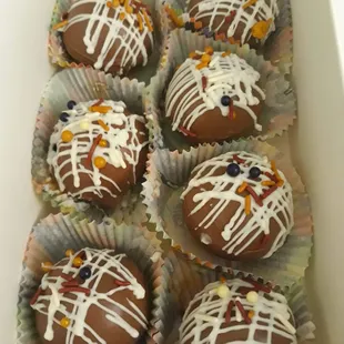 Hot cocoa bomb samples... Yummy