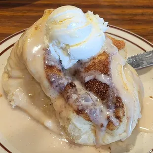 Cinnamon roll only served on weekends - amazing!