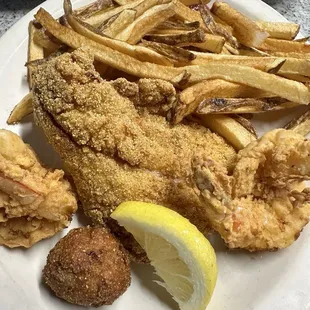 Catfish fries shrimp and the Mac shrimp salad sooo good!