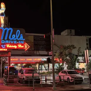 Mels Drive-In diner