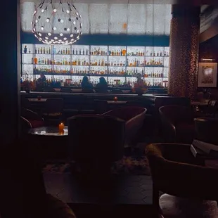Bar!