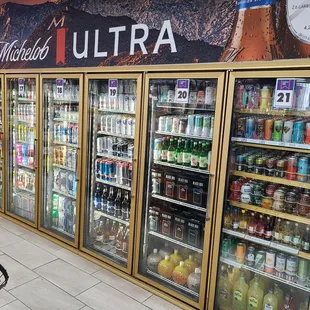 Mels Liquor Store
