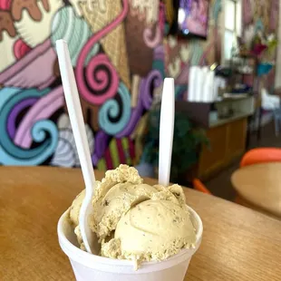 A huge scoop of butter pecan, so creamy and delicious (09/24)
