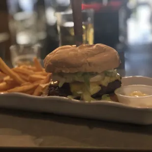 Mel&apos;s burger .