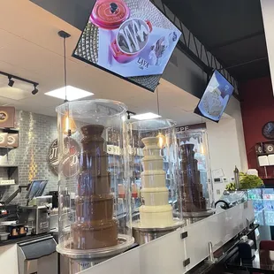 3 kinds of chocolate fountain