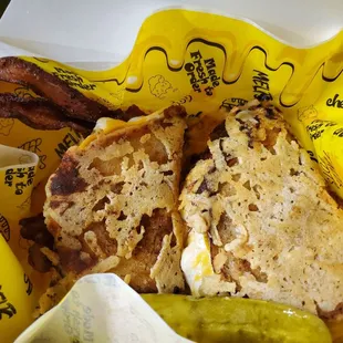 5 cheez grilled cheese w/bacon
