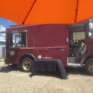 Melted food truck. In front of Gaylord catering atlas ave