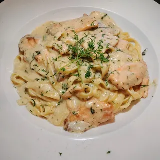 Fettuccine Salmon