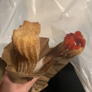 Regular and fresa churros.