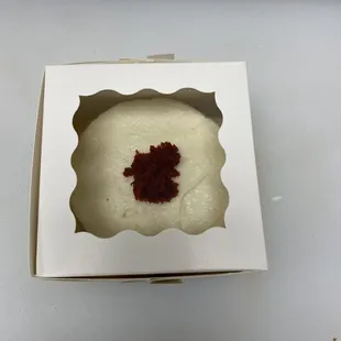 MeMee's 4' round Red velvet cake