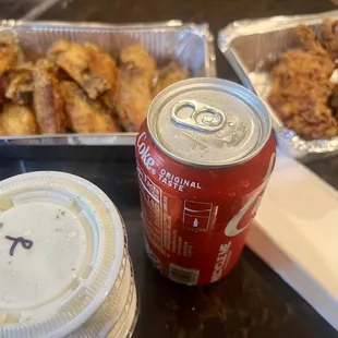 chicken wings and fried chicken, fried chicken wings, fried chicken, chicken, bbq wings, poultry, chicken wings, food, bbq chicken