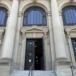 the entrance to the memorial hall