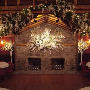 Memories&apos; decor creates a stunning ambiance and changes with the seasons. Summer/spring features gorgeous white magnolias.