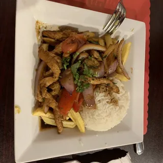 Pollo Saltado
