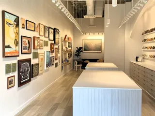 Pictures Plus - Ka Makana Alii